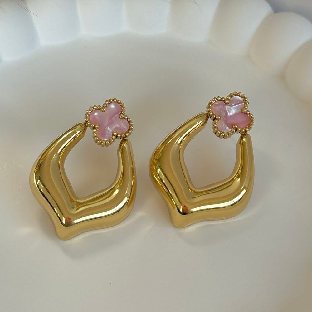 ◾️18k Gold Plated Pink Natural Flower Stud